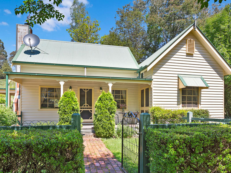 Pick and Shovel Cottage Bright